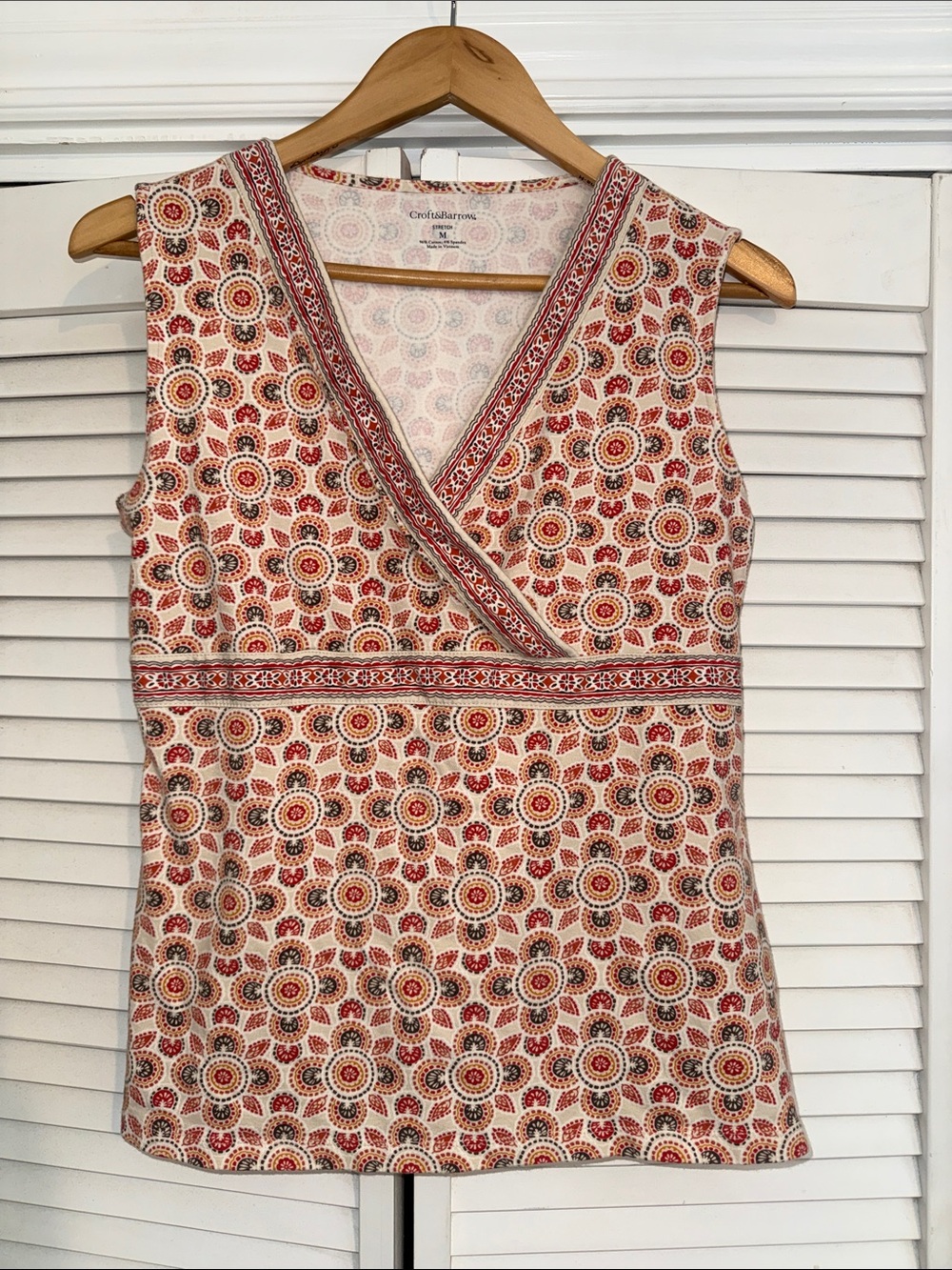 croft & barrow Red & Cream Sleeveless V-Neck Printed Top - M